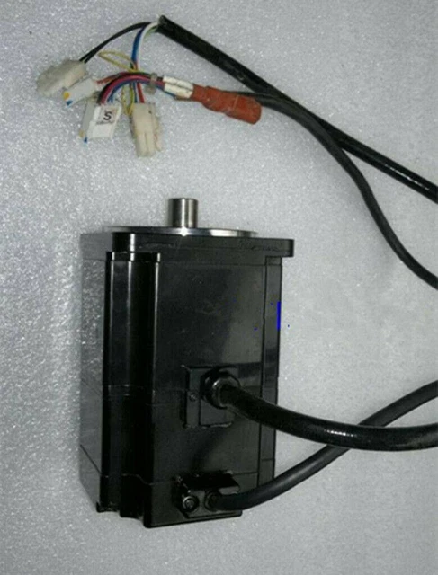 1 pz servomotore Yaskawa SGMPH04A2AYR22 SGMPH-04A2A-YR22 usato testato