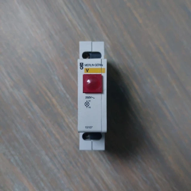 Indicateur rouge MERLIN GERIN V (15107) 250V