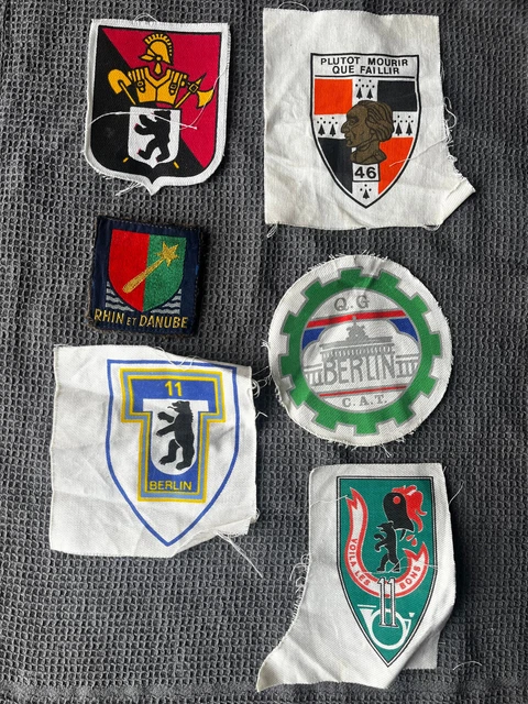 Ancien insigne militaire FFA Forces Françaises en Allemagne - Insignes - Pucelles - Fourragères (11905797