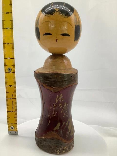 Usaburo Kokeshi Poupée Japonaise, Yuki de rouge Kimono