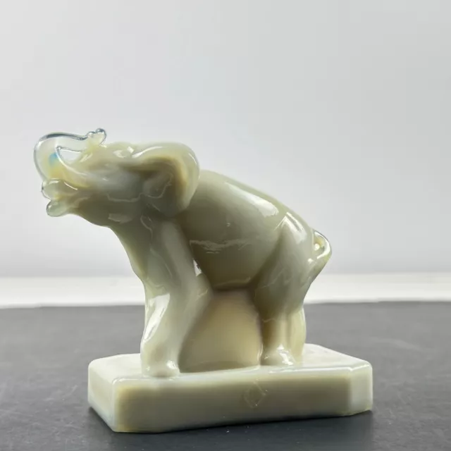 Boyd Glass Sandpiper Zack Elephant figurine Paperweight