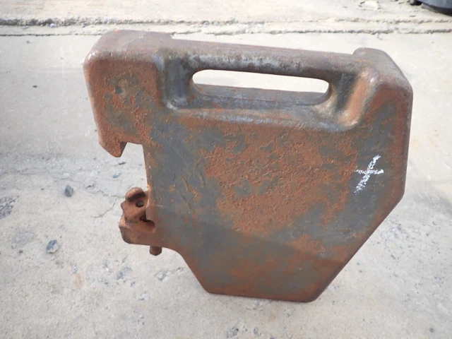 White Oliver Minneapolis Moline 100Lb Suitcase Tractor Weights Part#30-3154335 White Oliver Minneapolis Moline 100Lb Suitcase Tractor Weights Part#30-3154335