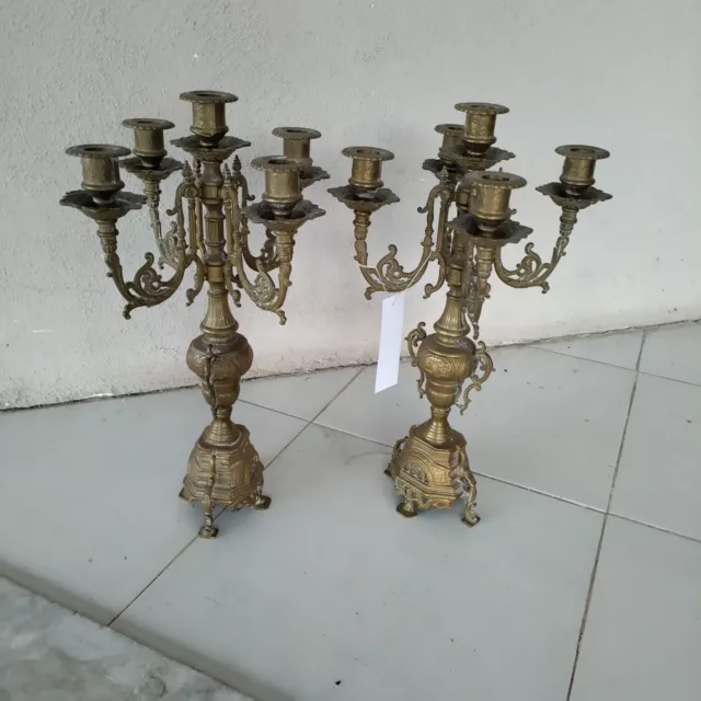 Coppia di vecchi candelieri candelabri a 5 fiamme ottone e lega