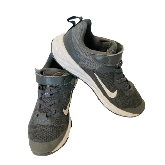 Nike Running Boys Athletic Shoes DSD1095-004 Top Strap Tie Grey White Size 1Y