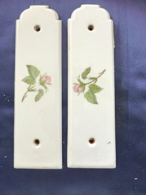 Lot De 2 Plaques De Boutons Anciens NOUVEAUTES DE PARIS - 22 Mm - Plastique - Occasion (vintage)