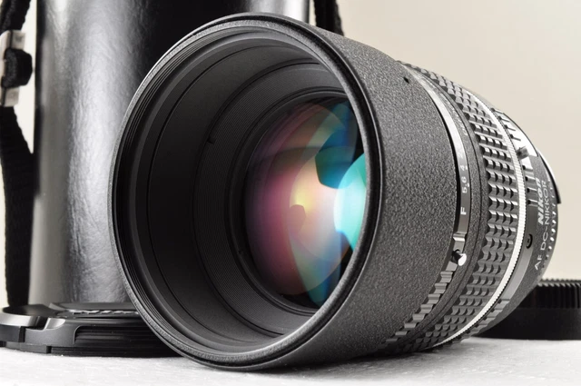 Nikon AF DC Nikkor 105mm F/2 D Portrait Lens w/Case Near Mint +5 Fr: Japan #1775