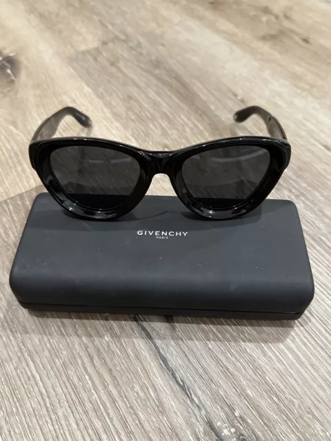 Givenchy Sunglasses GV7073/S