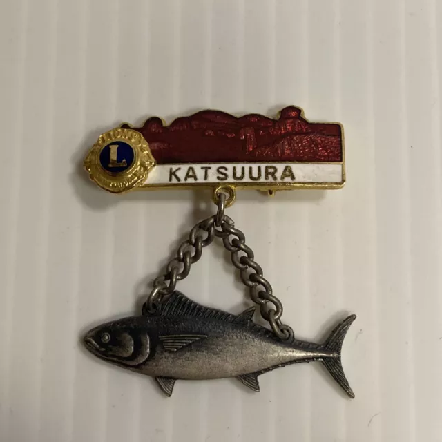 Broche insigne Pin's / Badge - Lions Club Katsuura Japon