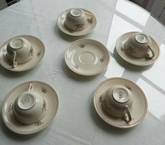 5 tasses et soucoupes à café moka en porcelaine Vignaud Limoges pâte celadon