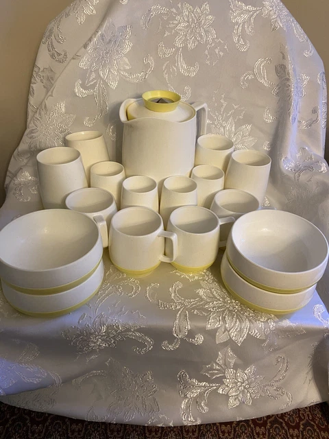 Vtg Bopp-Decker Plastics Yellow Drink Set  With Bowls And Pitcher