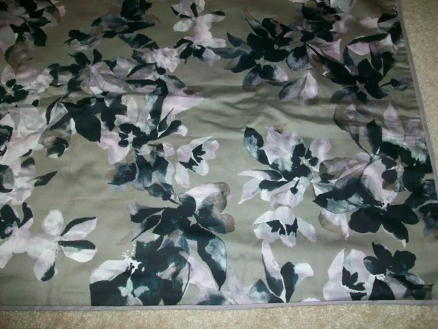 Rare Simply Vera Wang Mignight Flower 2 King Pillow Shams Purple Orchid Violets