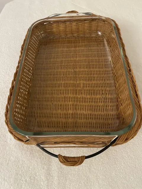 PYREX 233 Glass Baking Casserole Dish 3 Quart  9 x 13 in w/ Wicker Basket Holder