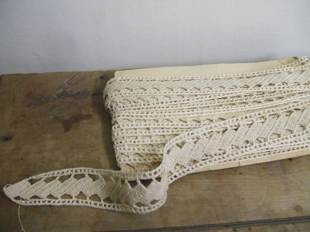 LOT de 8 mètres ENTRE-DEUX de DENTELLE en fil de lin- au crochet fin - Fait main