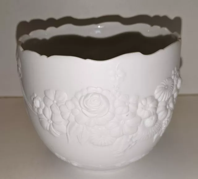 Beautiful Kaiser Porcelain White Moulded Flower Bisque Plant Pot Signed M. Frey