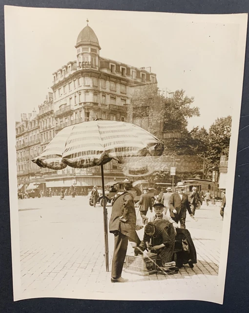 LIV16659  Photographie Photo d&#039;époque Belgique Bruxelles Cireur chaussures