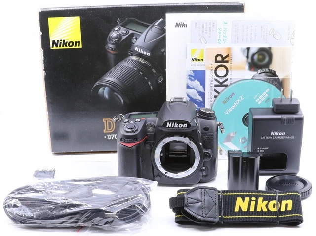 Nikon digital SLR camera D7000 body shutter count 12323 times!　(3079)