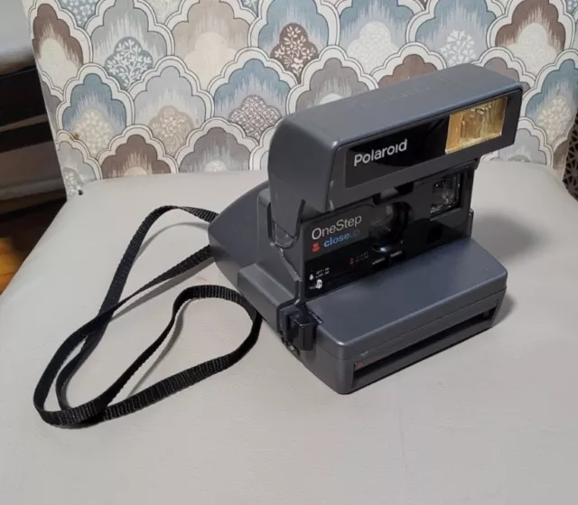 WORKING! Vintage Polaroid One Step Close Up 600 Instant Film Camera