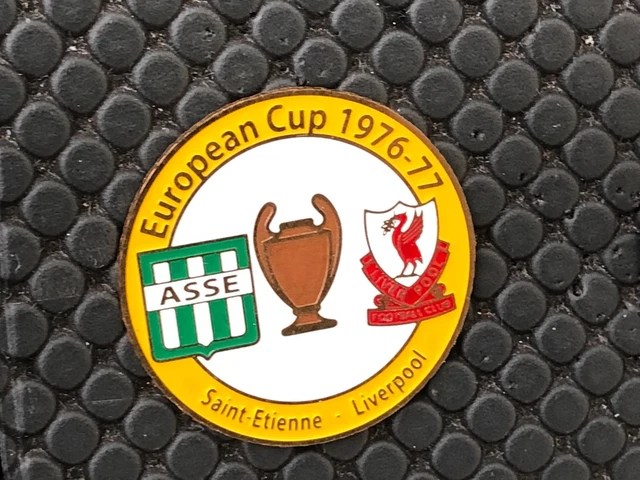 Lot pins asse st etienne liverpool - Collection