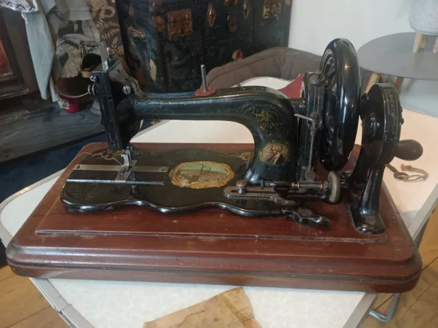 Bradbury S Fiddle Base Hand Crank Sewing Machine Like Singer 12k Vintage Antique