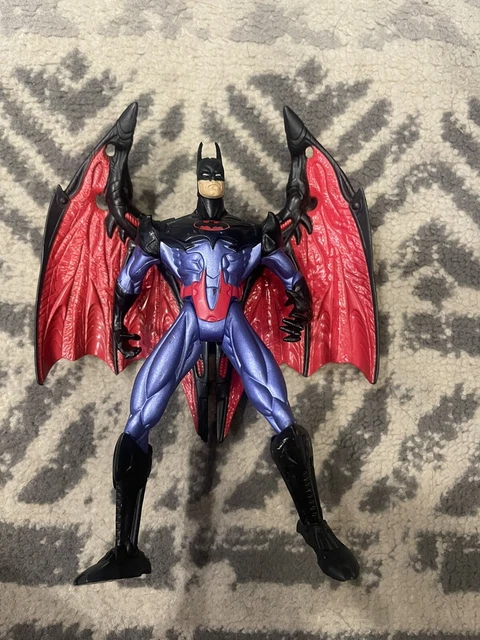 1997 Legends of the Dark Knight Batman Neural Claw Action Figure Kenner