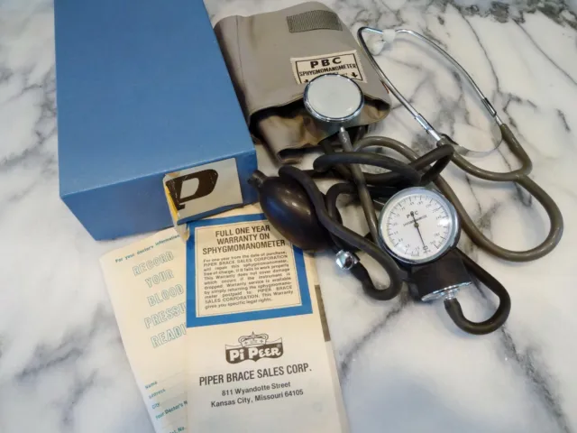 Vtg PBC SPHYGMOMANOMETER KIT Blood Pressure Cuff Stethoscope Piper Brace Pipeer