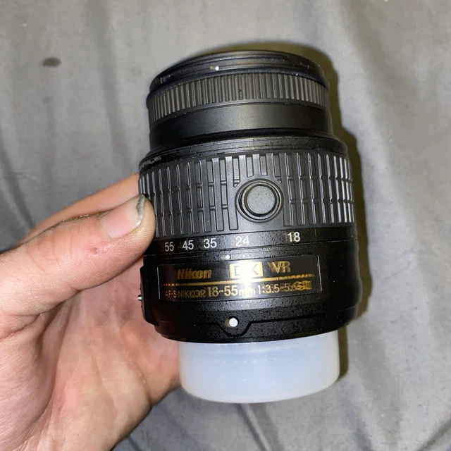 Nikon AF-S DX NIKKOR 18-55mm f/3.5-5.6G VR Excellent Cond.