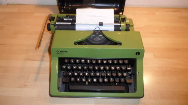 Alte Schreibmaschine Reiseschreibmaschine Olympia Monica Grün International