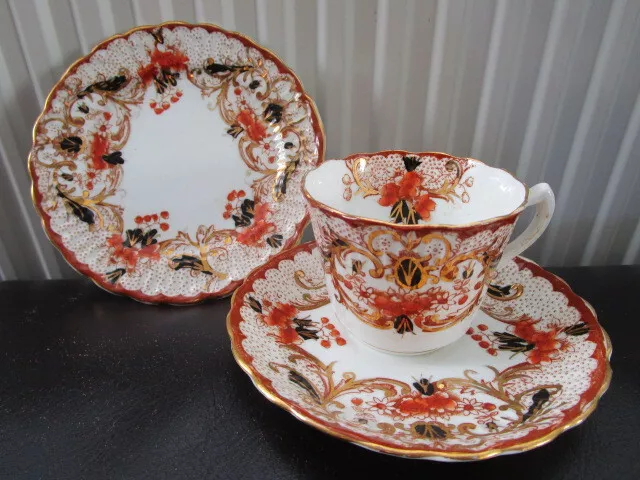 Antique Imari style Scalloped Gilded Edge Beautiful Tea Trio/ Cup Saucer Plate