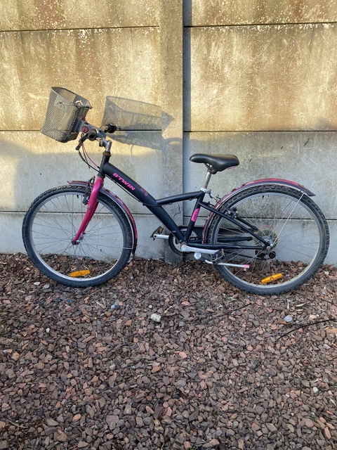 Lot De 2 Vélos De Ville Anciens : Un Le Jeune Et Un Arc En Ciel - Unisexe, Adulte