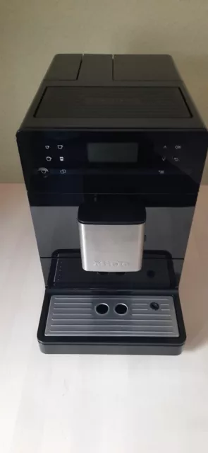 Miele Kaffeevollautomat CM 5300 Obsidianschwarz