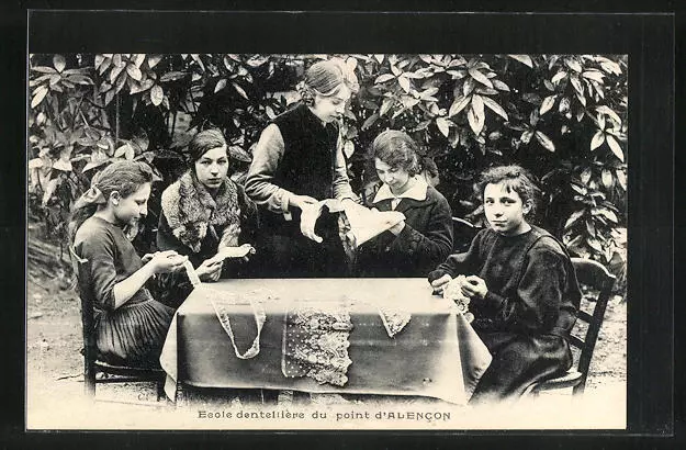 CPA Alencon, Ecole denteliere du point