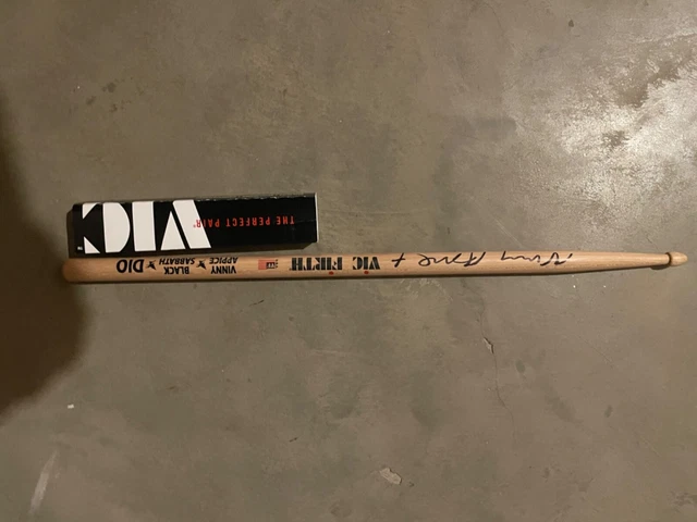 Vinnie Appice signed drumstick Dio Black Sabbath Vinnie Appice signed drumstick Dio Black Sabbath