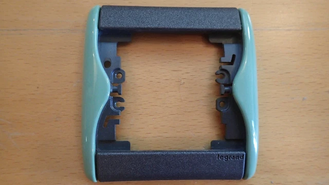 Plaque De Finition Legrand XELIO - 1 Poste, Laqué Vert, Référence 85220, Occasion (coffret Présentation)