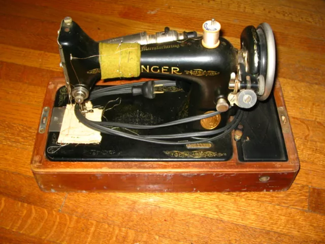 Vtg Singer Sewing Machine Knee Controller + Bentwood Cabinet / Case + Key