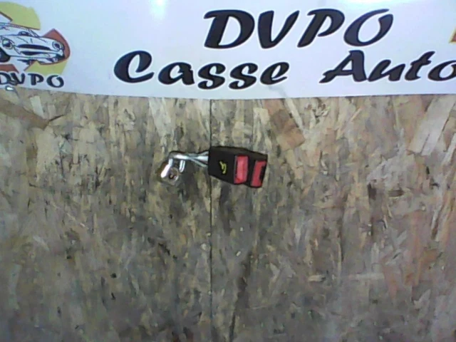Attache ceinture arriere gauche VOLKSWAGEN PASSAT 5 BREAK 2.0 TDI /R:37382111