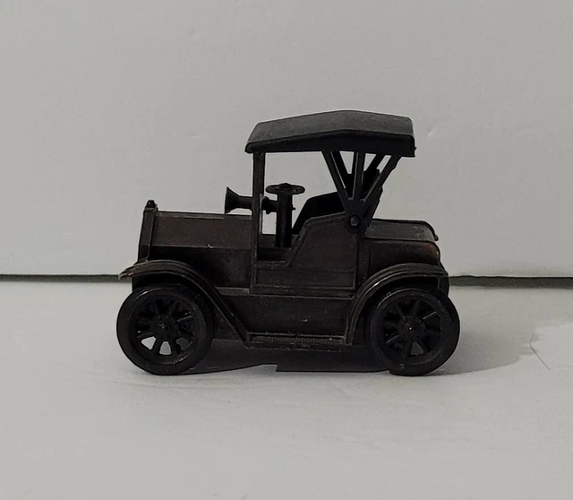 DIE CAST MINIATURE Model T Ford 1917 Antique Car Metal Pencil Sharpener