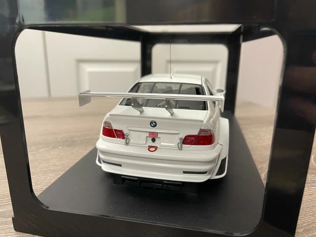 □オートアート 1/18 BMW M3 GTR