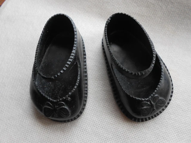 Chaussures de poupées anciennes - France