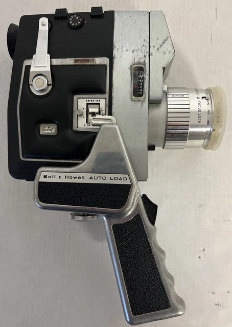 VINTAGE 1965 BELL Howell Optronic Eye 8mm Clockwork Cine Camera