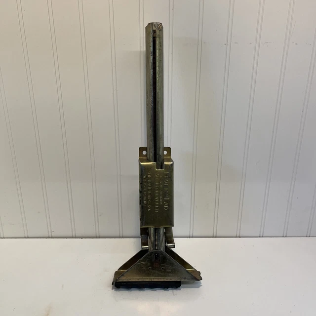 Level -Lad Ladder Leveler The Bauer MFG. CO.