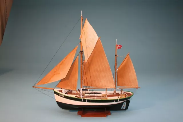Billing Boats-Dana 200-Scatola di montaggio in legno e abs-kit da assemblare