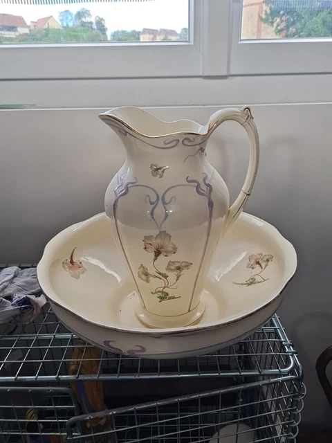 Ensemble Toilette Ancien Terre De Fer - Broc Et Bassine En Porcelaine Céramique