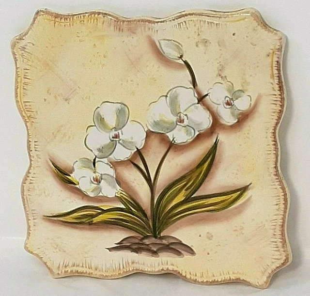 "Trivete de cerámica pintado a mano de orquídeas blancas de mesa y arte de pared 8""x8"