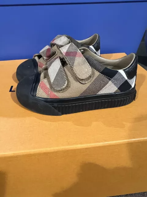 Burberry children shoes