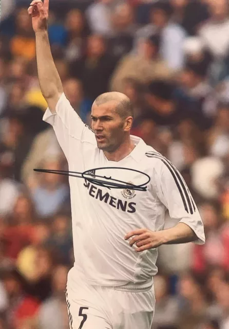 Autographe, photo dédicacée. ZIDANE Zinedine. Réal Madrid 2001 / 2006.