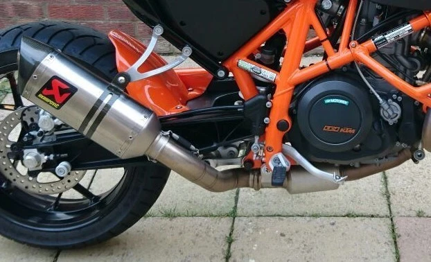 KTM 690 DUKE Akrapovic exhaust and Leovince de-cat pipe 2015 model