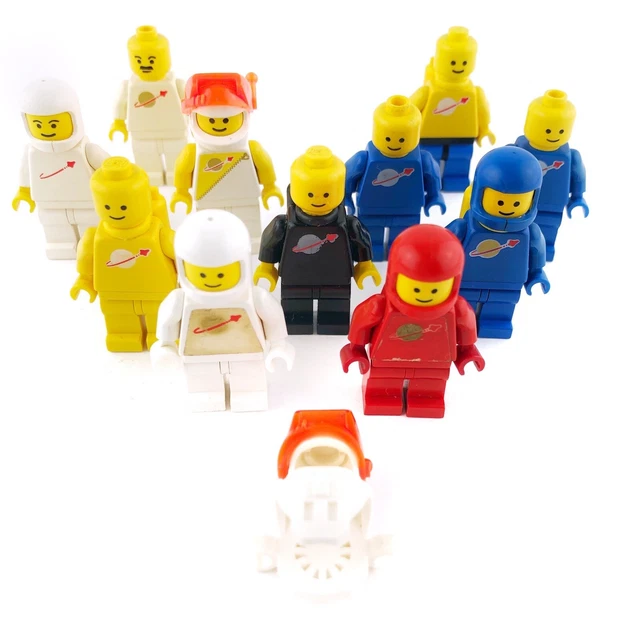 LEGO SPACE CLASSIC Minifigure Bundle of 11 Vintage Minifigs