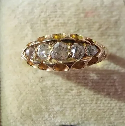 Antique 18ct Gold Victorian Old Cut Large diamond 5 stone ring Size O 1/2 3.5g