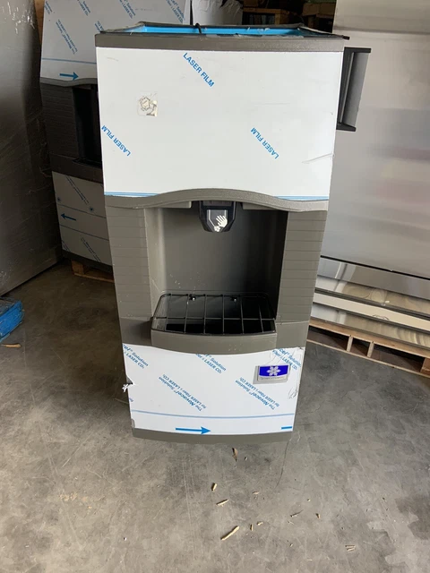 Manitowoc Ice SPA160 Floor Model Cube Ice Dispenser - 120 lb Storage 115 volts