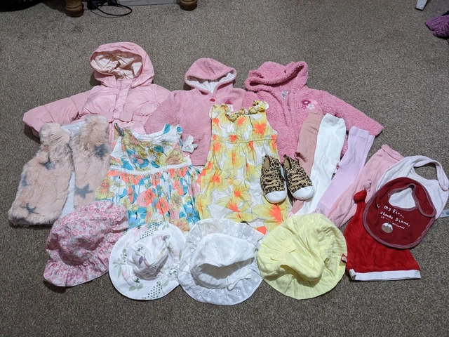 Pacchetto vestiti per bambine età 6-12 mesi - vedi descrizione.